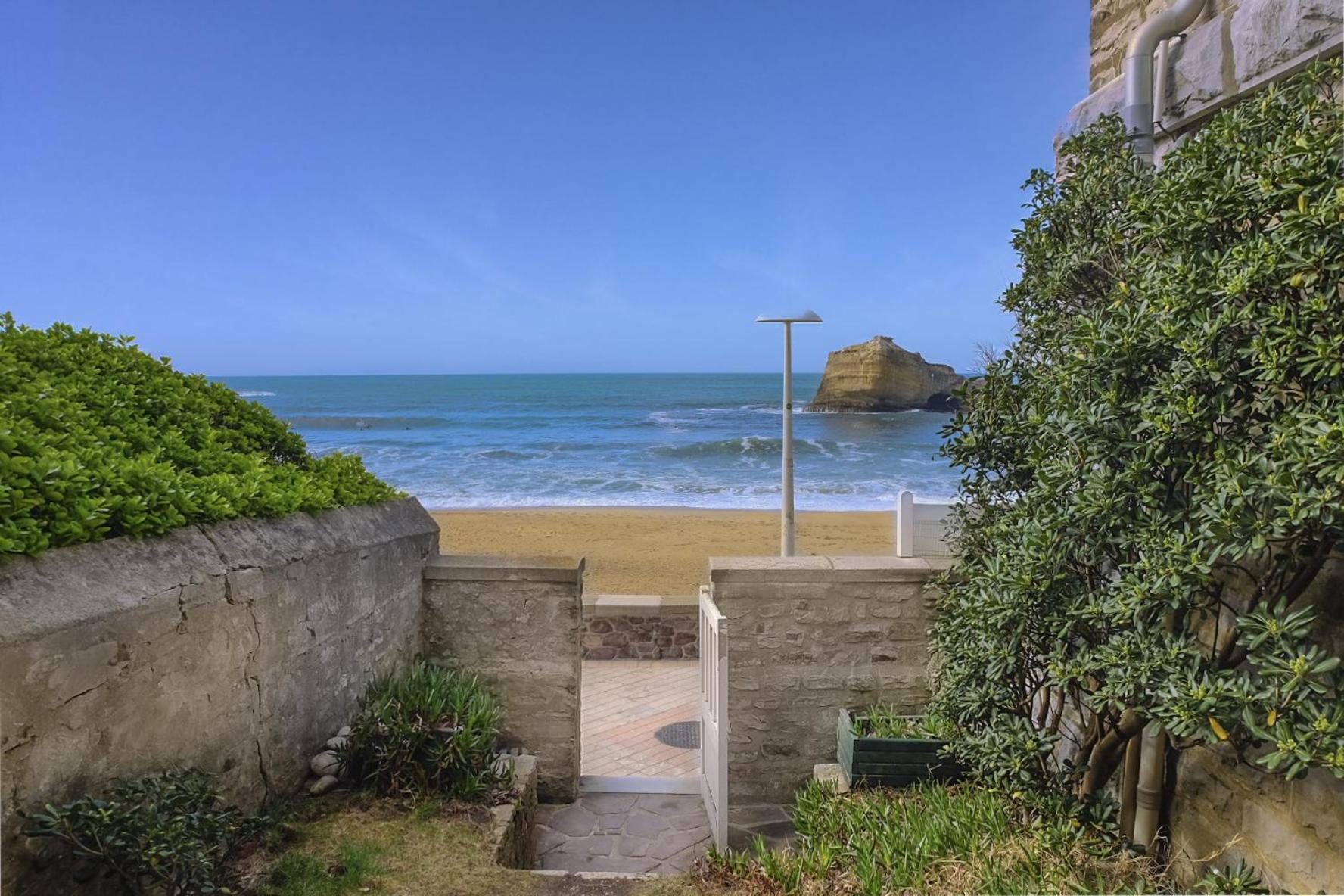 Magnifique Appartement Avec Terrasse, Parking Et Vue Sur L'Ocean Pour 5 Биариц Екстериор снимка
